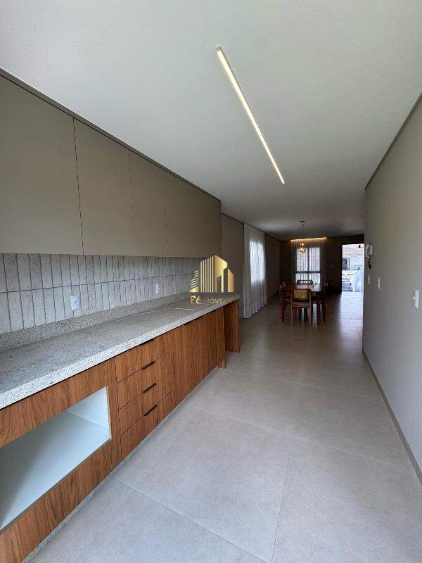 Casa à venda com 3 quartos, 150m² - Foto 9