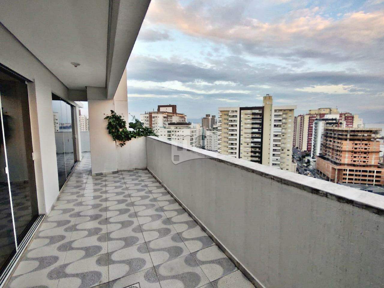 Cobertura à venda com 3 quartos, 352m² - Foto 3