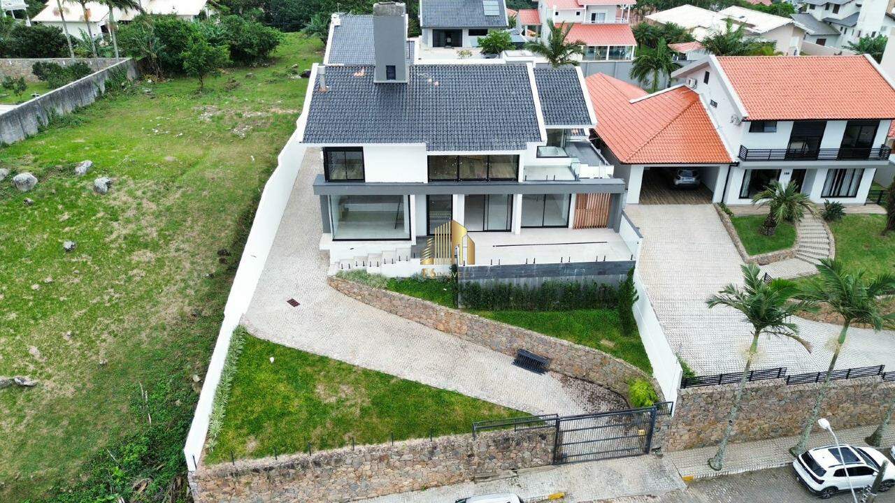 Casa de Condomínio à venda com 4 quartos, 493m² - Foto 4