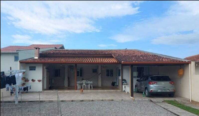 Casa à venda com 3 quartos, 160m² - Foto 1