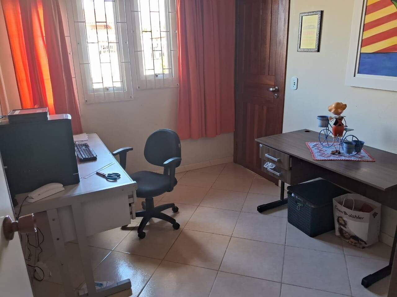 Casa à venda com 4 quartos, 157m² - Foto 11