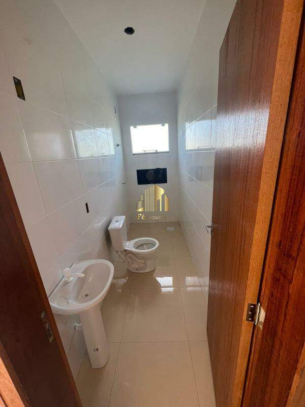 Casa à venda com 2 quartos, 65m² - Foto 4