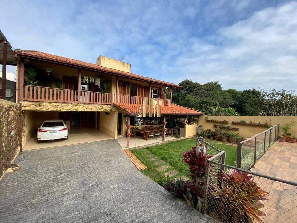 Casa à venda com 3 quartos, 245m² - Foto 2