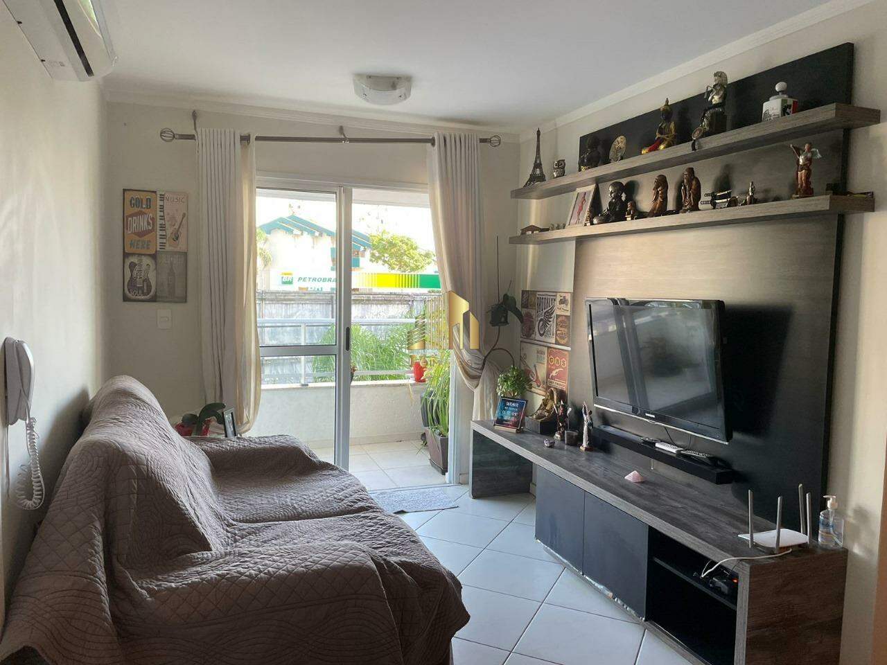 Apartamento à venda com 3 quartos, 104m² - Foto 2