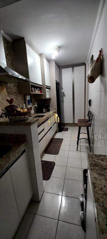 Apartamento à venda com 2 quartos, 63m² - Foto 9