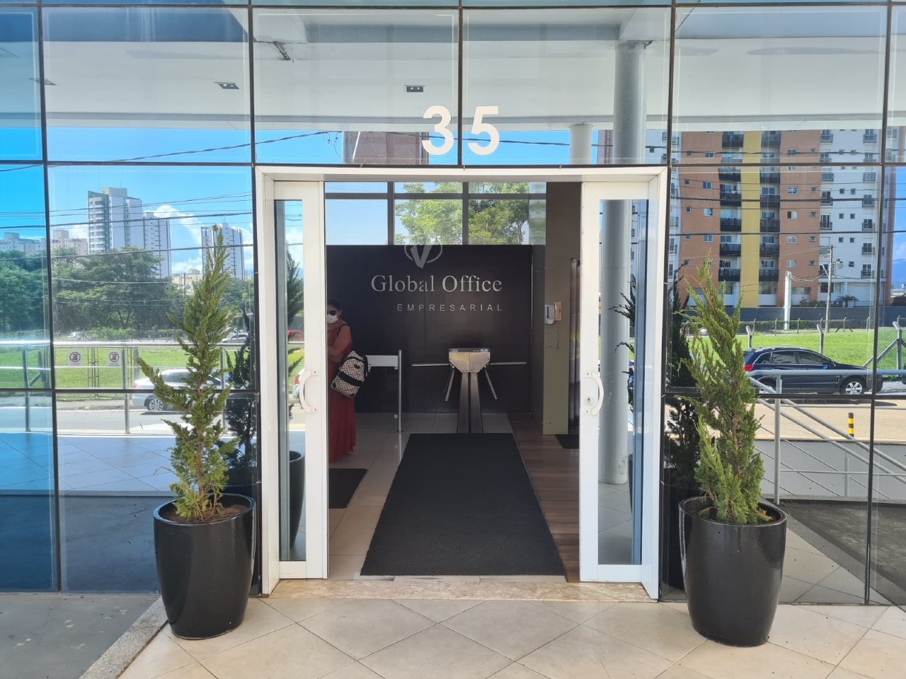 Sala à venda no Loteamento Residencial e Comercial Bosque Flamboyant: 