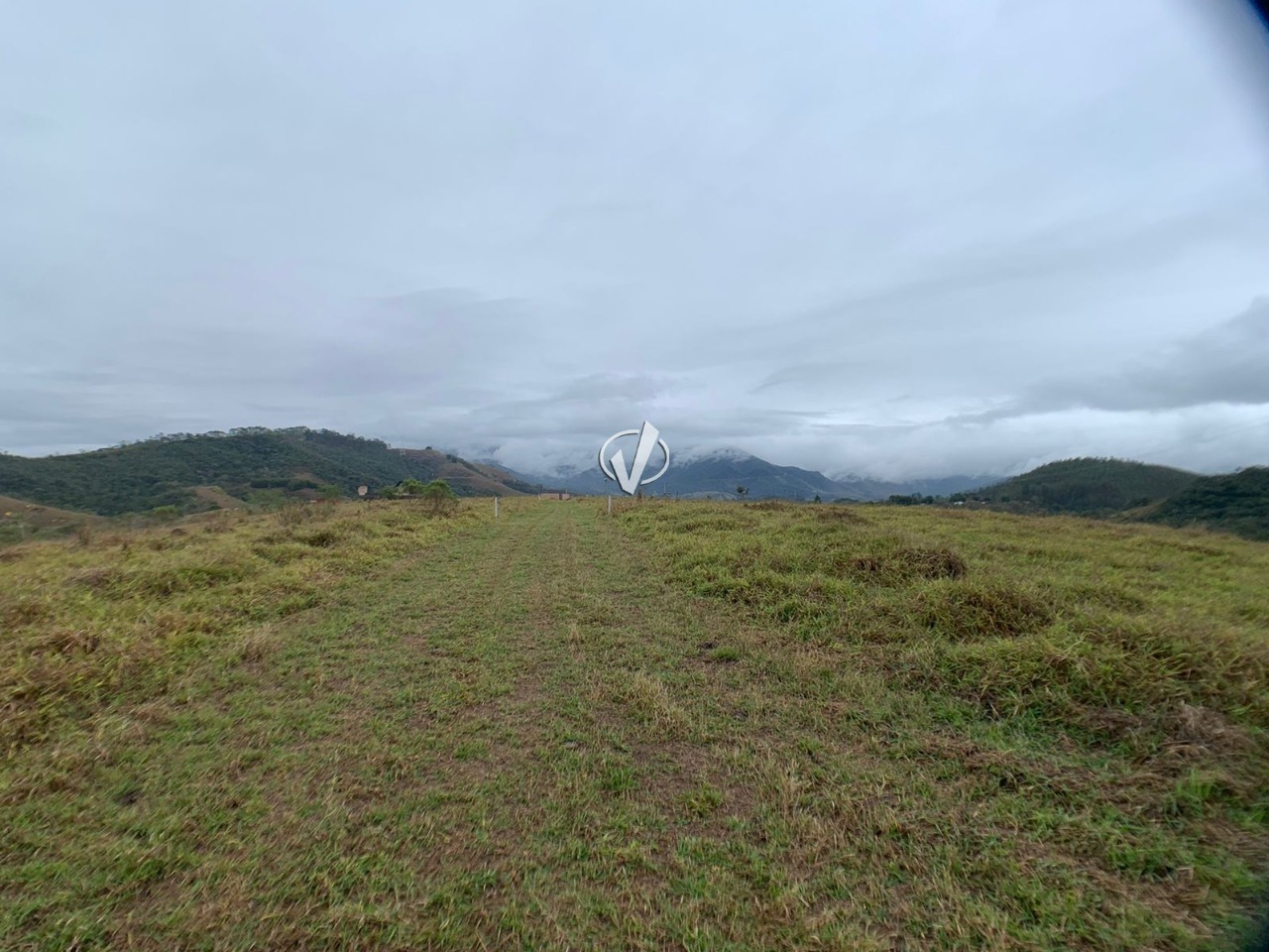 Lote à venda no Piracuama: 