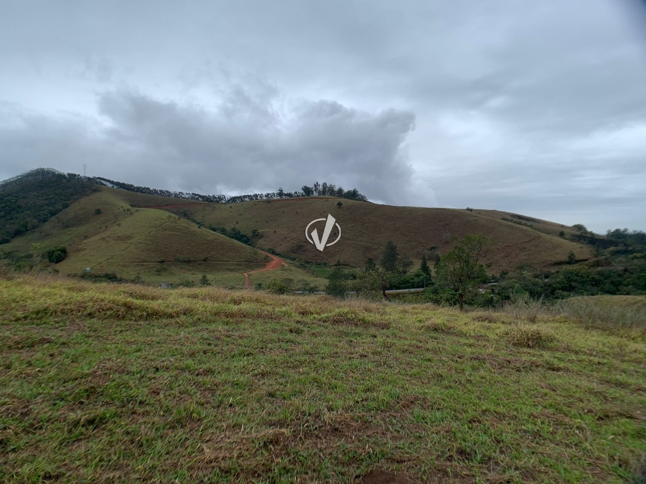 Lote à venda no Piracuama: 