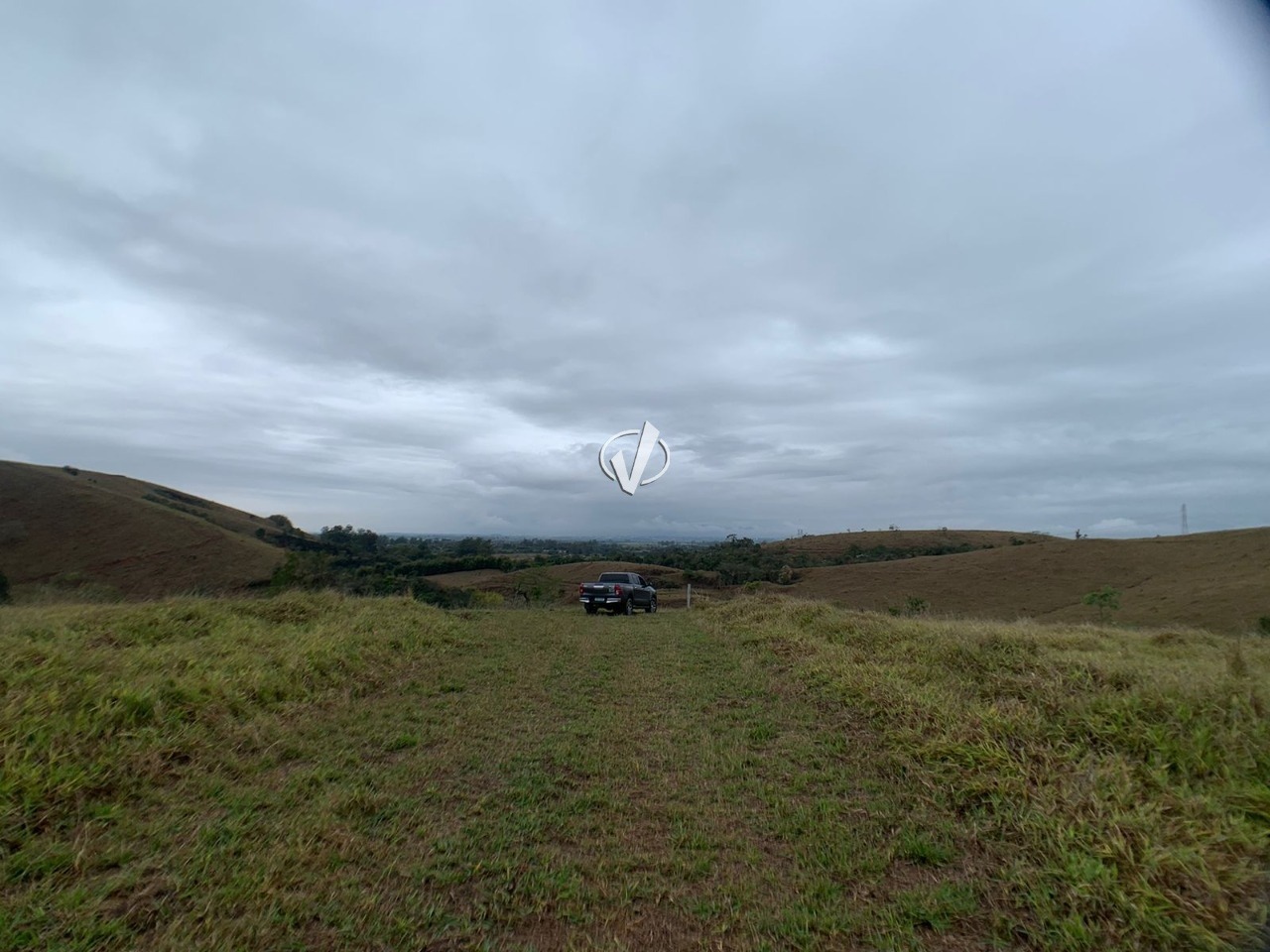 Lote à venda no Piracuama: 