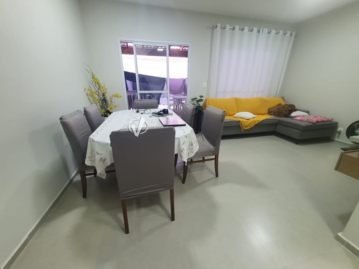 Casa em condomínio à venda no Loteamento Industrial Água Preta: 