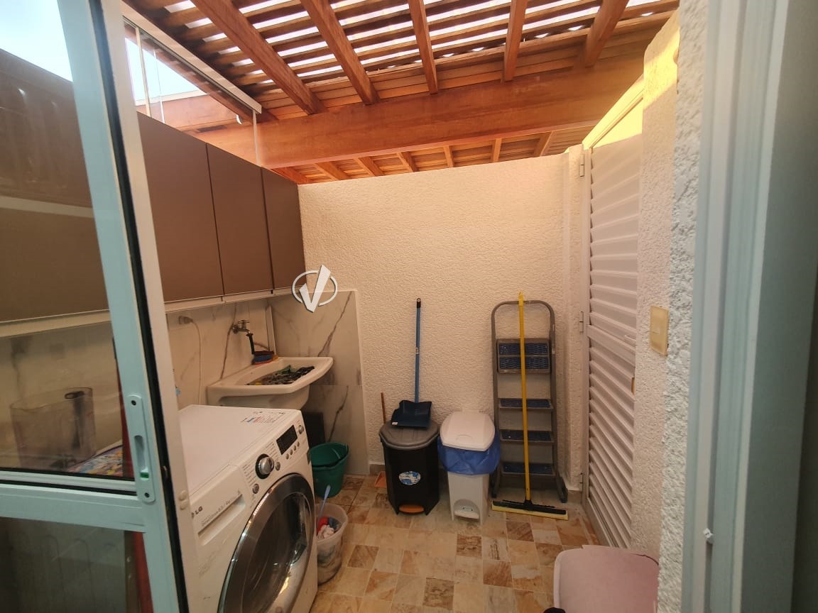 Casa em condomínio à venda no Loteamento Industrial Água Preta: 