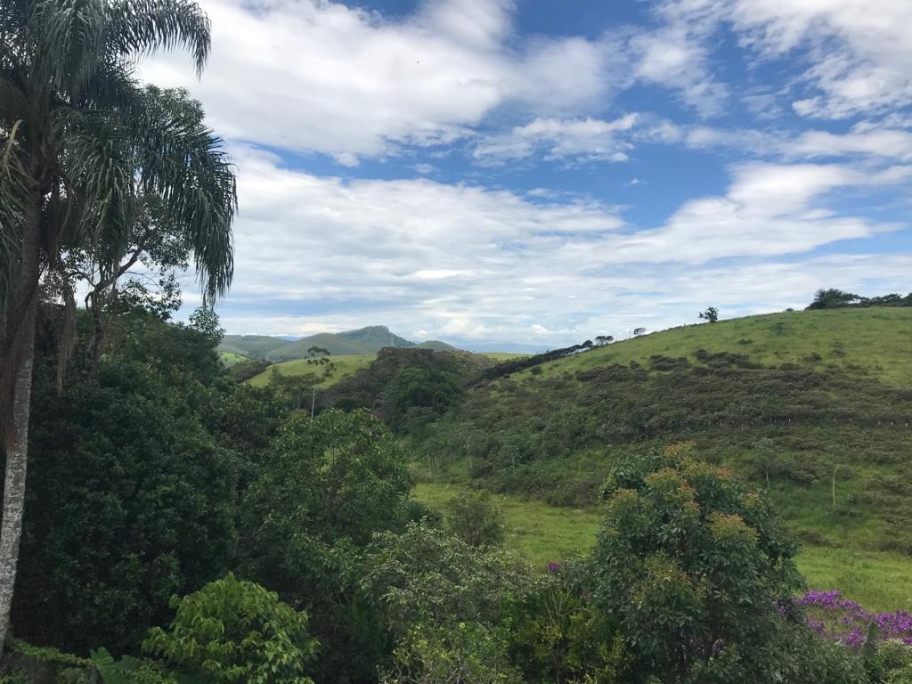 Chácara à venda no Alto do Piracuama: 