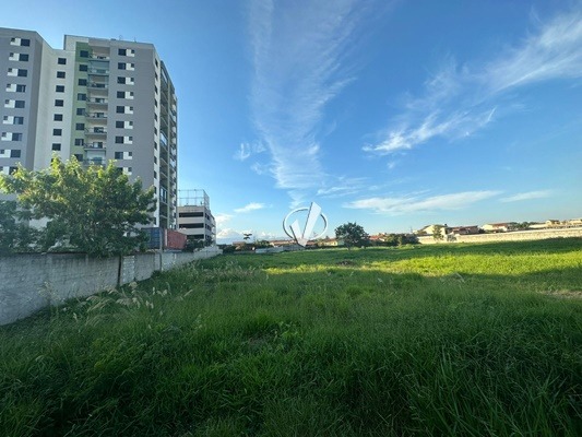 Lote à venda no Parque das Nações: 