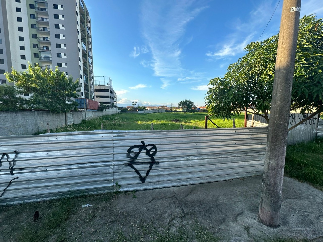Lote à venda no Parque das Nações: 