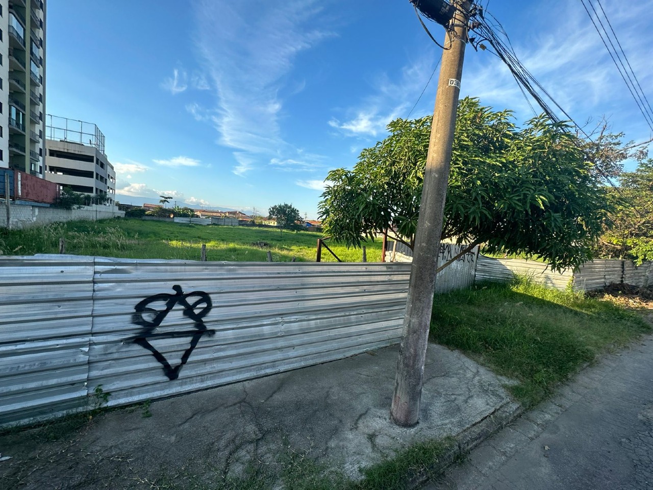Lote à venda no Parque das Nações: 