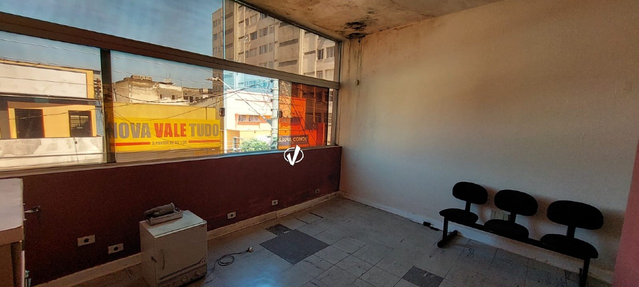 Sala à venda no Centro: 