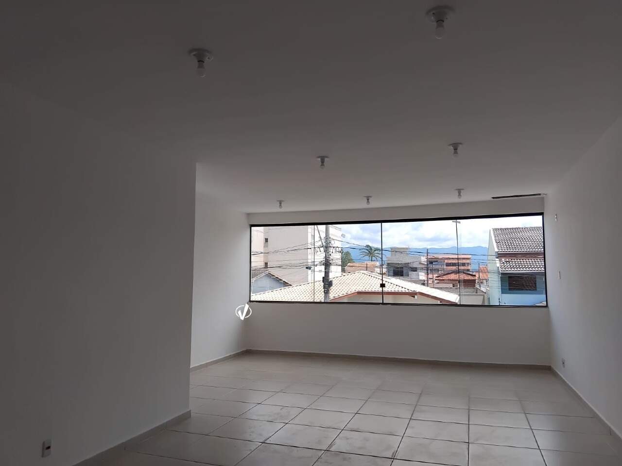 Loja para aluguel no Residencial Parque das Palmeiras: 