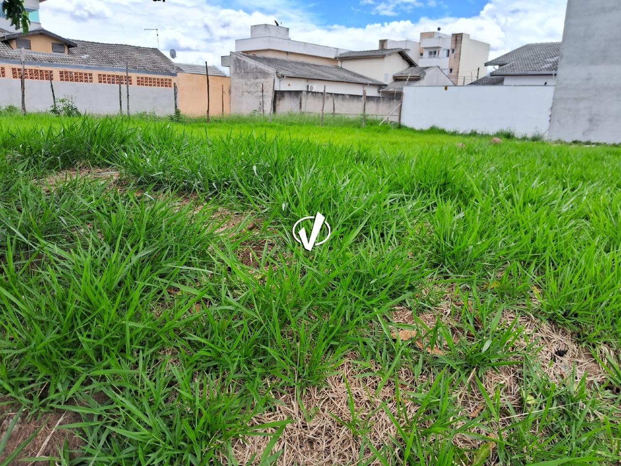 Lote à venda no Residencial Parque das Palmeiras: 