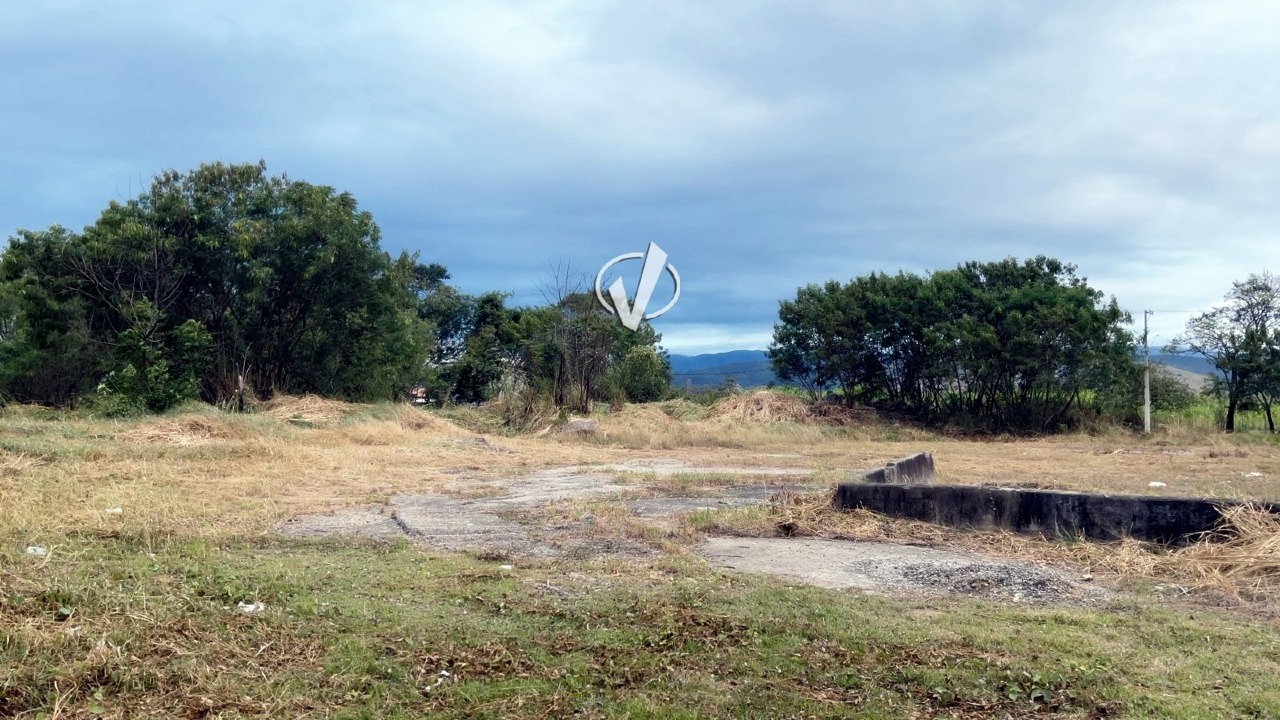 Lote à venda no Moreira Cesar: 