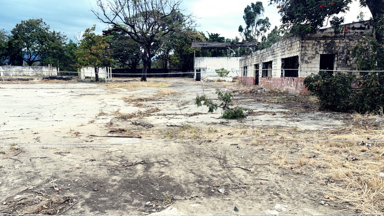 Lote à venda no Moreira Cesar: 