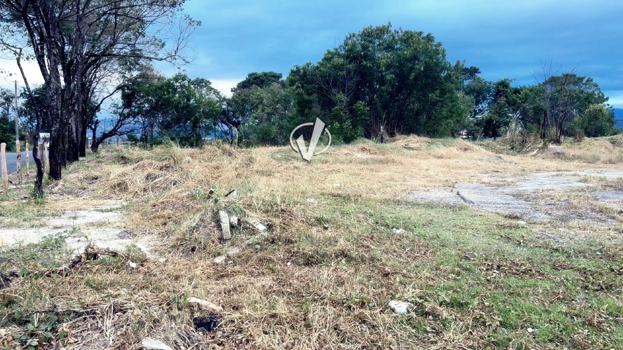 Lote à venda no Moreira Cesar: 