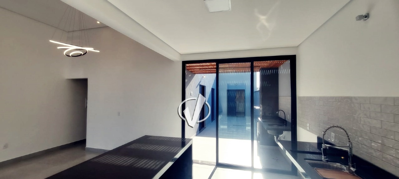 Casa em condomínio à venda no Loteamento Industrial Água Preta: 