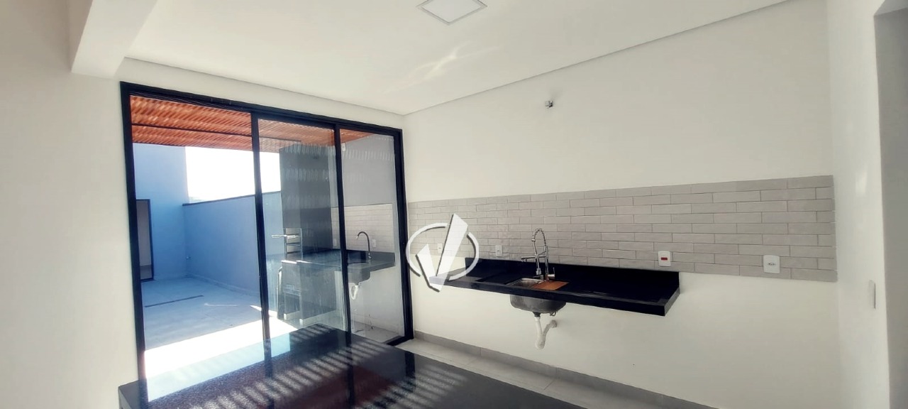 Casa em condomínio à venda no Loteamento Industrial Água Preta: 