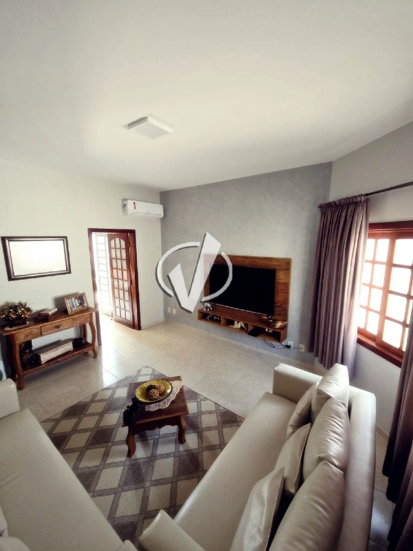 Casa à venda no Loteamento Ana Quirina: 