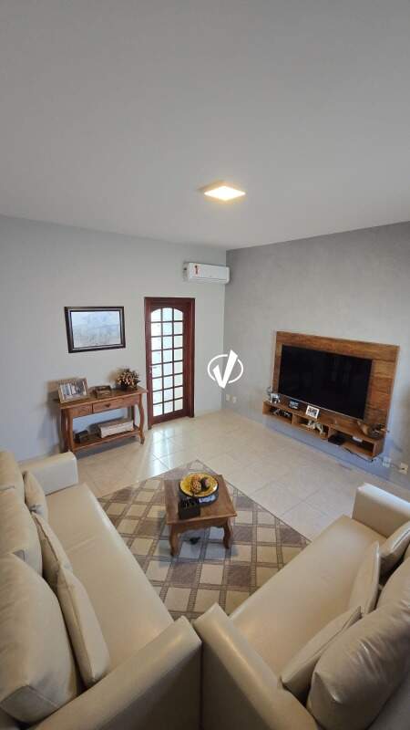 Casa à venda no Loteamento Ana Quirina: 