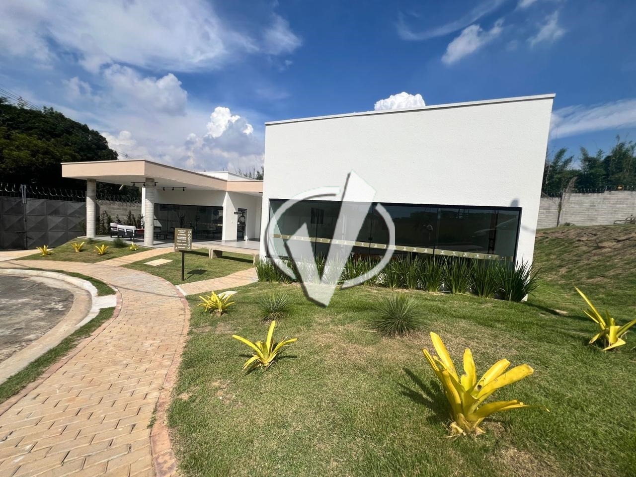 Lote em condomínio à venda no Loteamento Industrial Água Preta: 