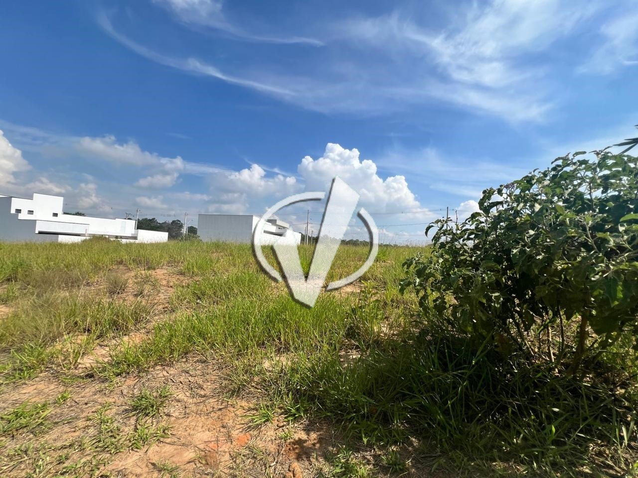 Lote em condomínio à venda no Loteamento Industrial Água Preta: 