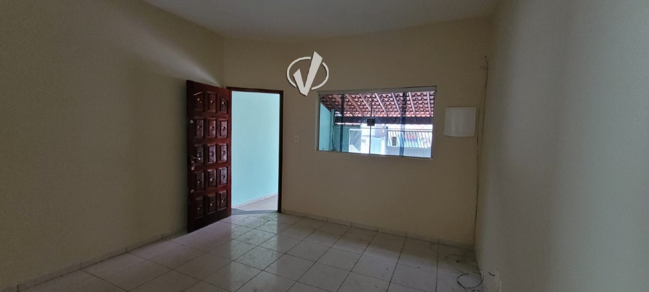Casa à venda no Comercial e Residencial Jardim Mariana: 