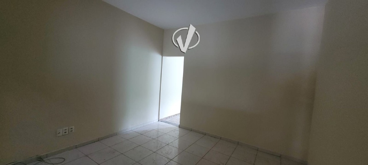 Casa à venda no Comercial e Residencial Jardim Mariana: 
