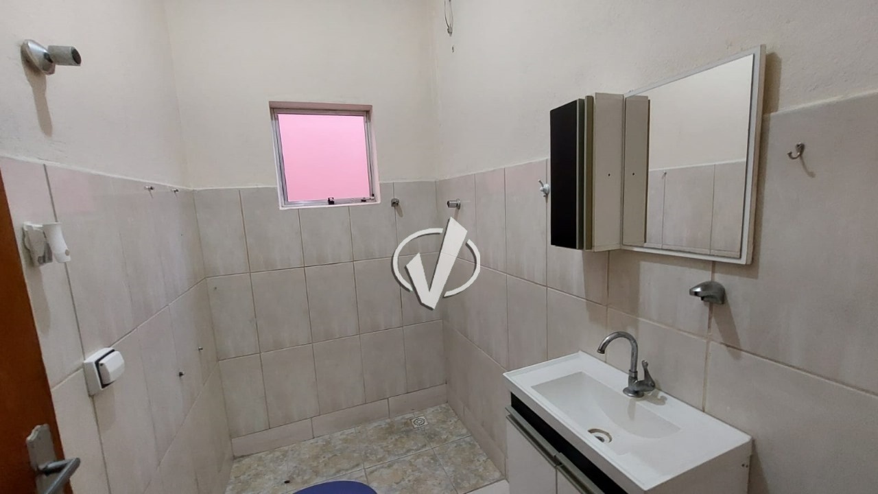 Casa à venda no Comercial e Residencial Jardim Mariana: 