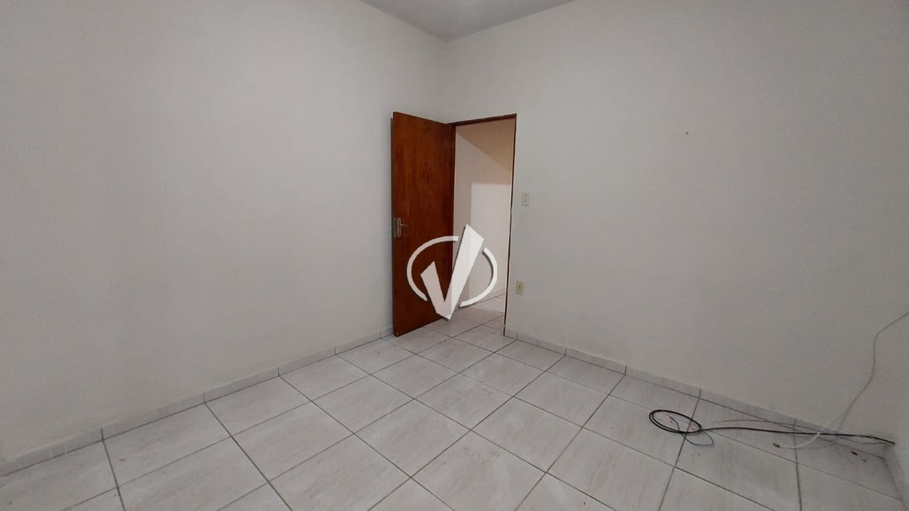 Casa à venda no Comercial e Residencial Jardim Mariana: 