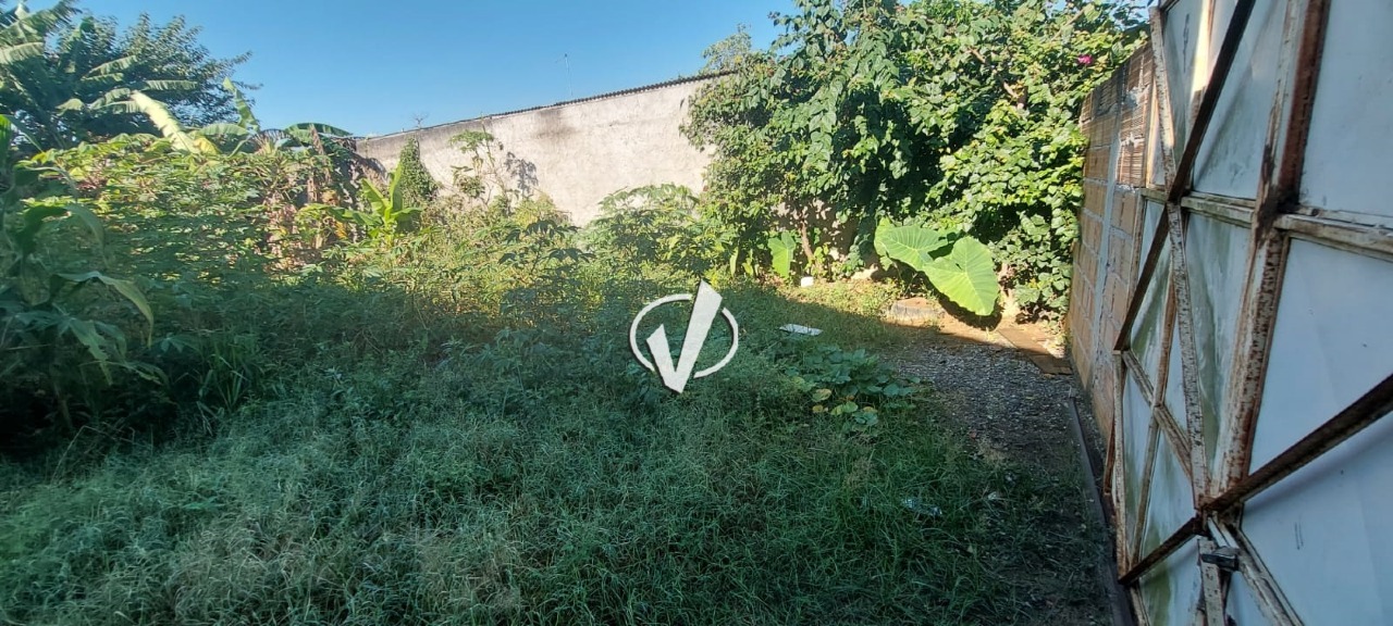 Lote à venda no Azeredo: 