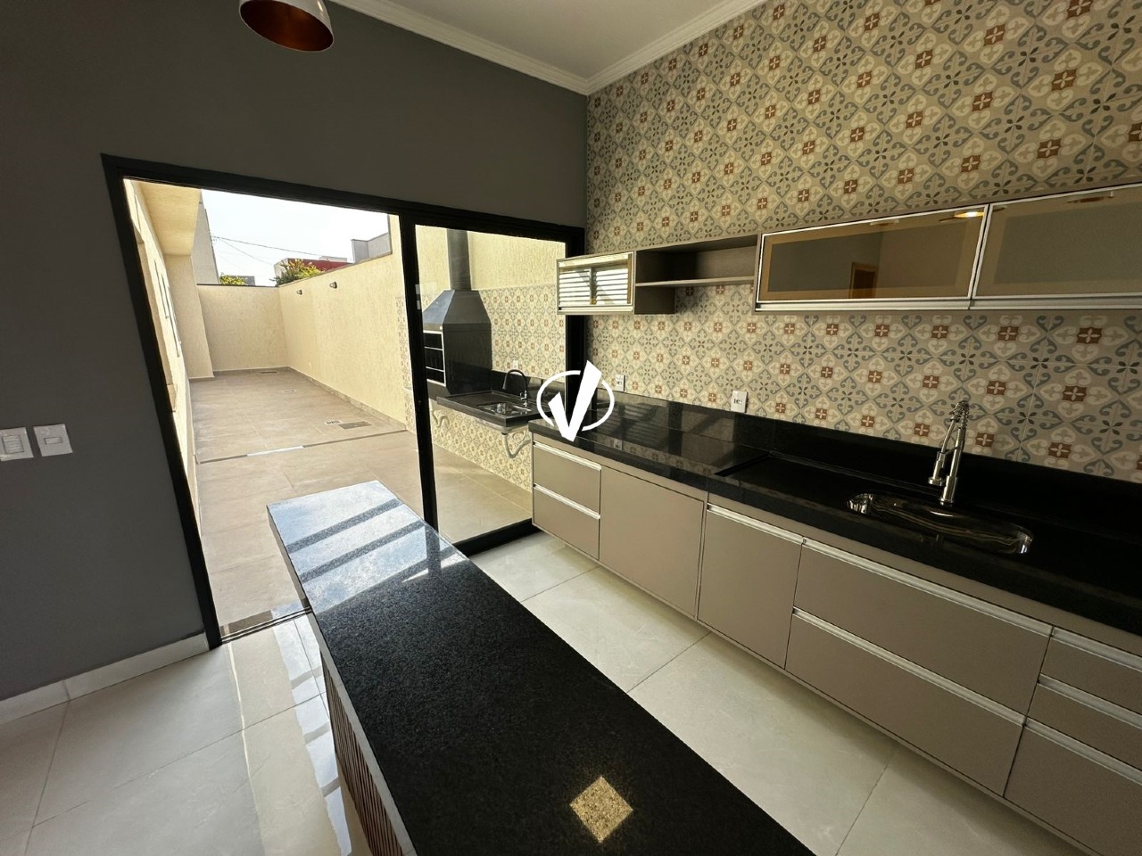 Casa em condomínio à venda no Condomínio Residencial e Comercial Laguna: 