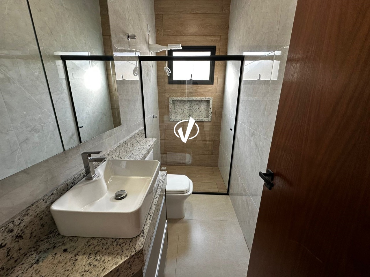 Casa em condomínio à venda no Condomínio Residencial e Comercial Laguna: 