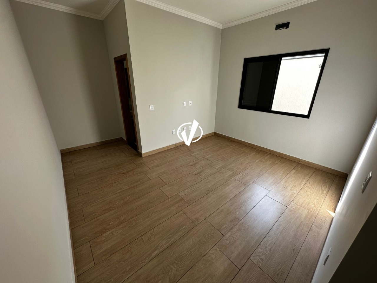 Casa em condomínio à venda no Condomínio Residencial e Comercial Laguna: 