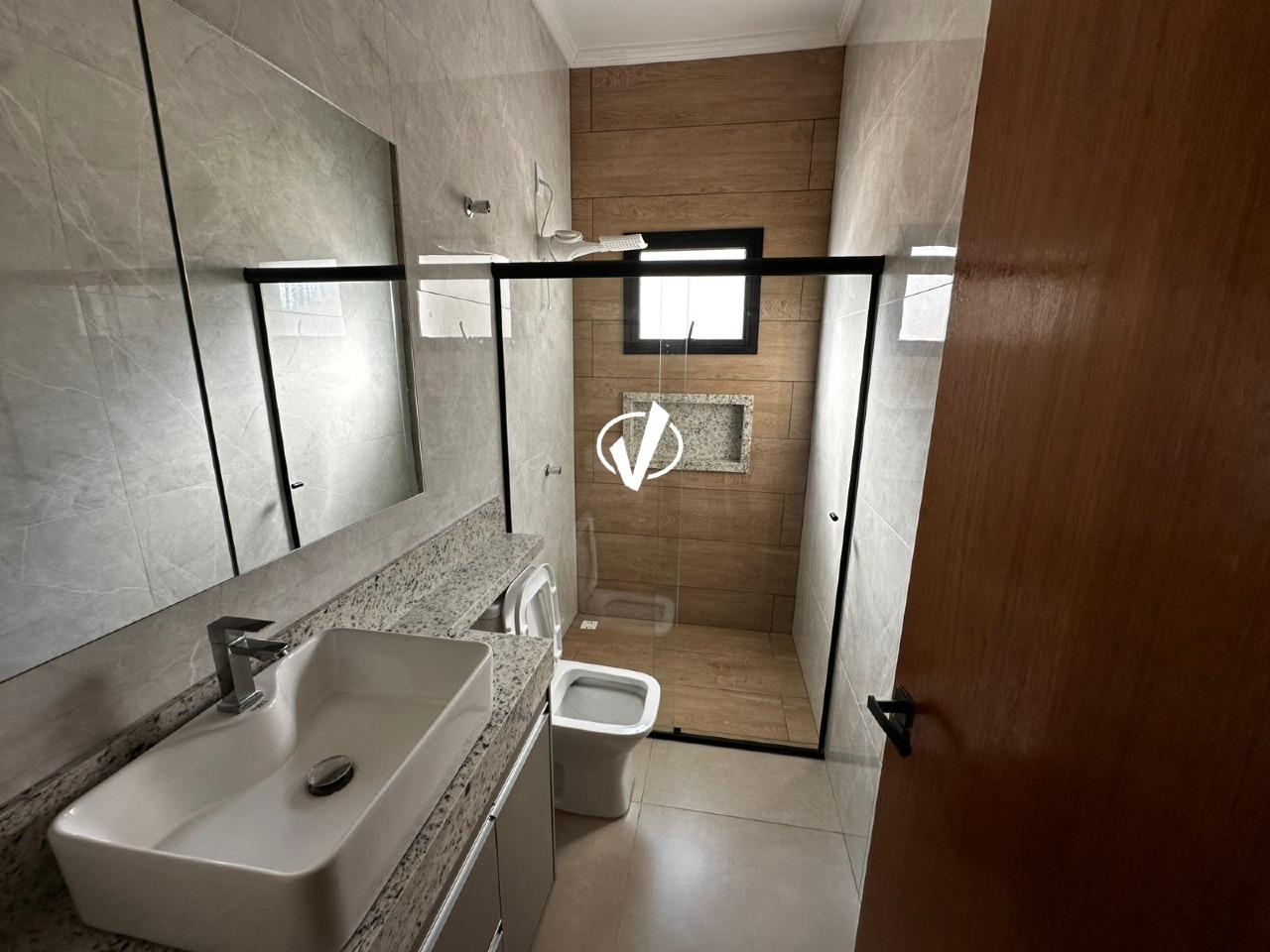 Casa em condomínio à venda no Condomínio Residencial e Comercial Laguna: 