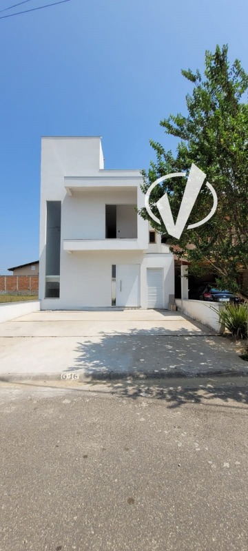 Casa em condomínio à venda no Condomínio Residencial e Comercial Laguna: 