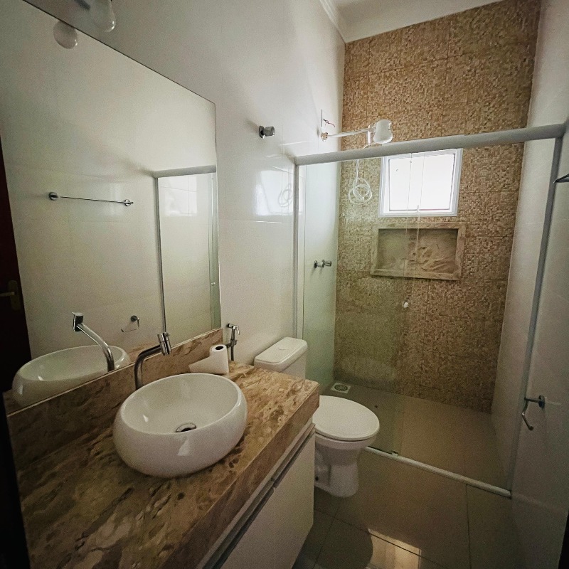 Casa para aluguel no Mangabeiras I: 