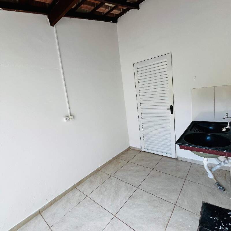 Casa para aluguel no Mangabeiras I: 