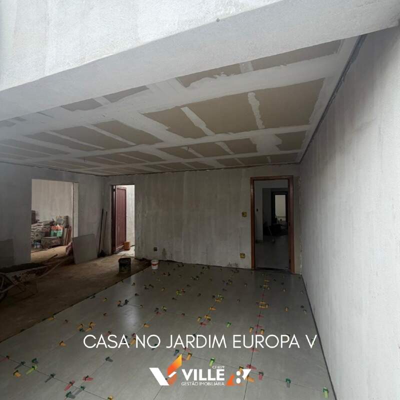 Casa à venda no Jardim Europa V: 