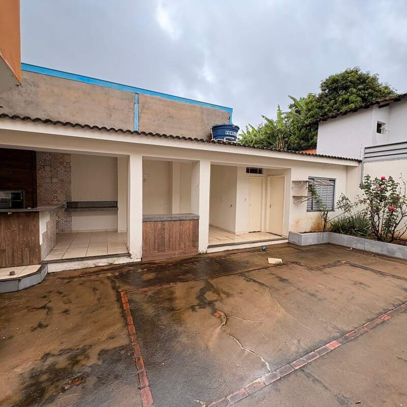 Casa para aluguel no Centro: 