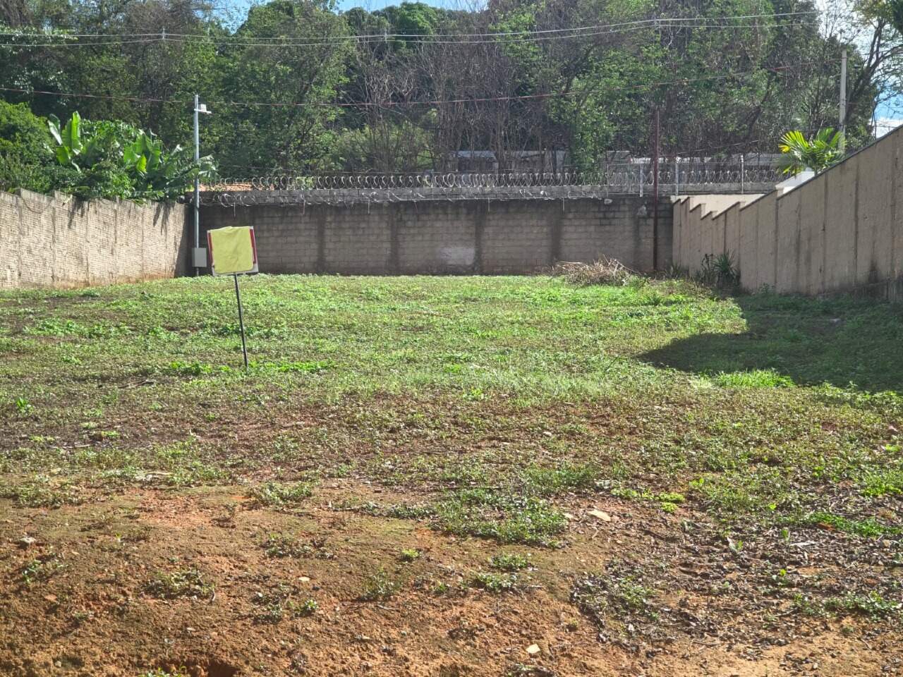 Lote em condomínio à venda no Condomínio Riviera do Lago: 