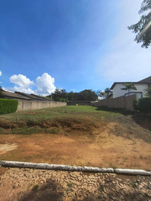 Lote em condomínio à venda no Condomínio Riviera do Lago: 