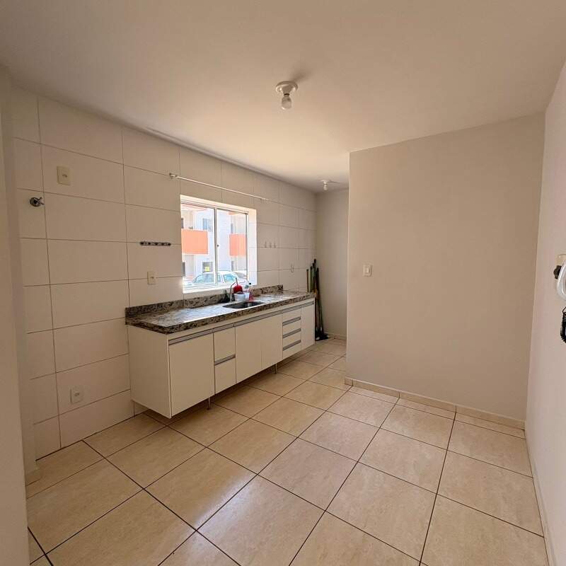 Apartamento para aluguel no Guilhermina Vieira Chaer: 