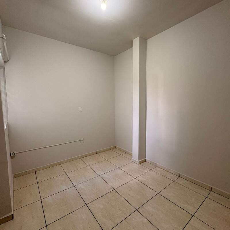 Apartamento para aluguel no Guilhermina Vieira Chaer: 