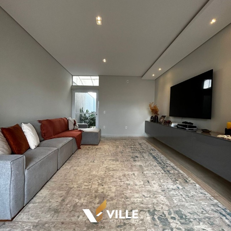 Casa à venda no Guilhermina Vieira Chaer: 